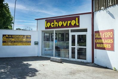 Salle d'exposition Lechevrel Carrelage située à Hérouville-Saint-Clair dans le Calvados proche de Caen
