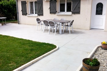 Réalisation d'une terrasse en carrelage à Anisy