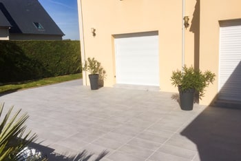 Réalisation d'une terrasse en carrelage à Villons-les-Buissons